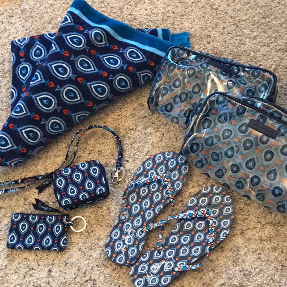 Vera Bradley - Towel, Sandals, Lanyard, Wallet + - Picture 1 of 8
